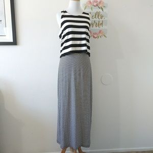 ✨️4/$35✨️ SALE VINCE CAMUTO striped maxi. Sz. XS fits S/M